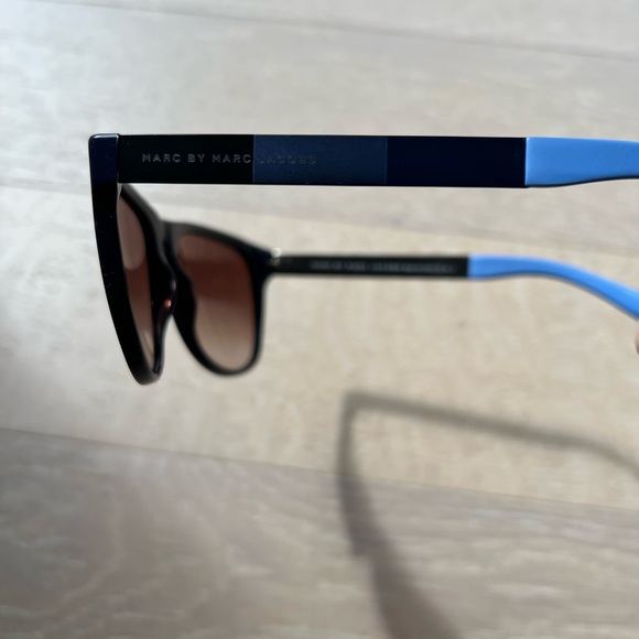 MARC BY MARC JACOBS New Blue Sunglasses - Picture 6 of 16